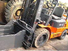 佛山叉車維修：叉車切勿超負荷作業(yè)！